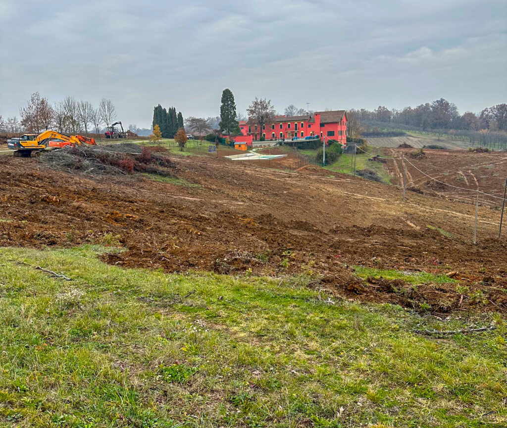 Grundstück von Tenuta Costa Rossa wird für weiteren Weinberg vorbereitet